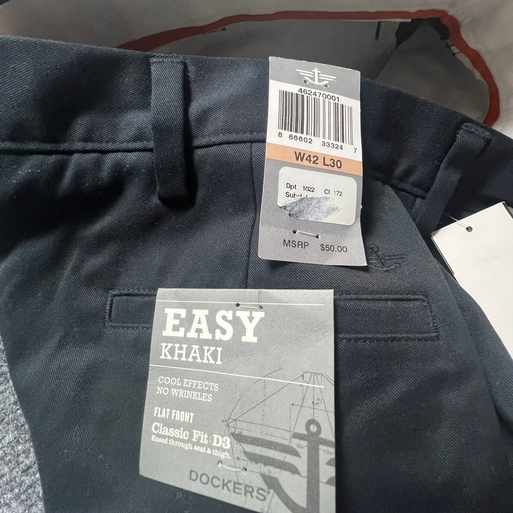 NEW w/tags Dockers Mens Easy Khaki D3 Classic Fit Flat Front Pants Black 42x30 - Picture 10 of 13